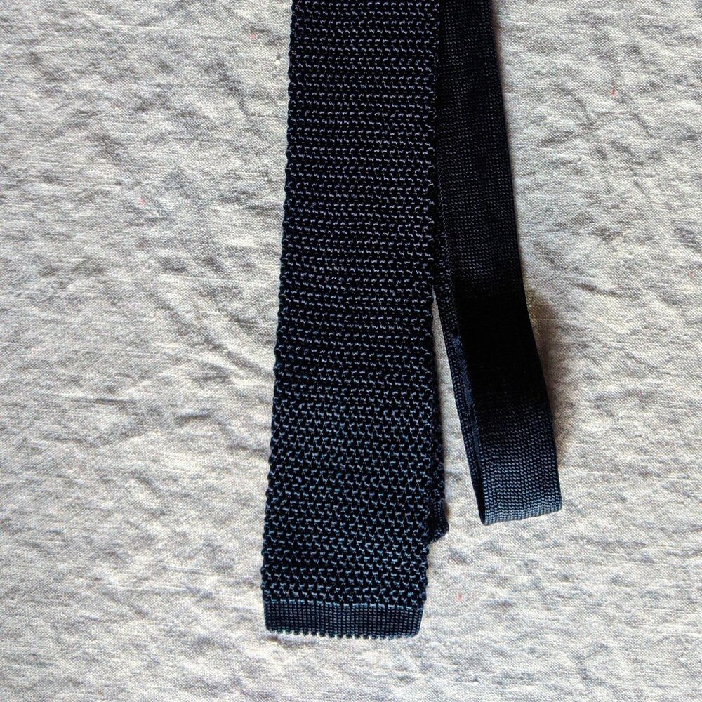 Polo Ralph Lauren navy blue crunchy knit square trunk crochet silk skinny tie